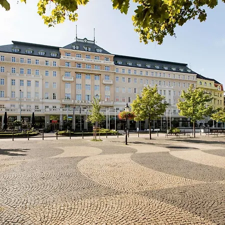 Radisson Blu Carlton Hotel, Hotel 4*