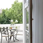 Отель Radisson Blu Carlton Hotel, 4*