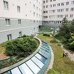 Radisson Blu Carlton Hotel, Отель