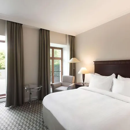 Radisson Blu Carlton Hotel, 4*