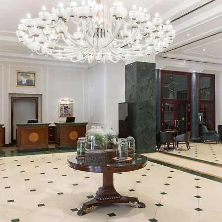 Hotel Radisson Blu Carlton Hotel, 4*