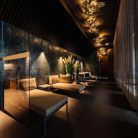Radisson Blu Carlton Hotel,