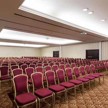 Radisson Blu Carlton Hotel, Szálloda 4*