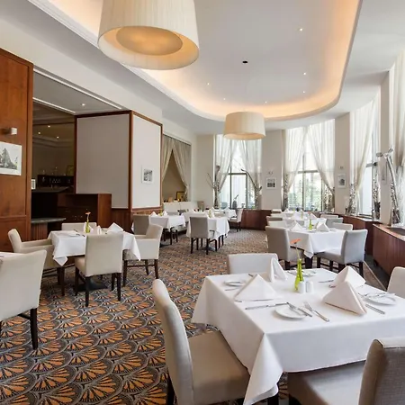 Radisson Blu Carlton Hotel, Szálloda 4*