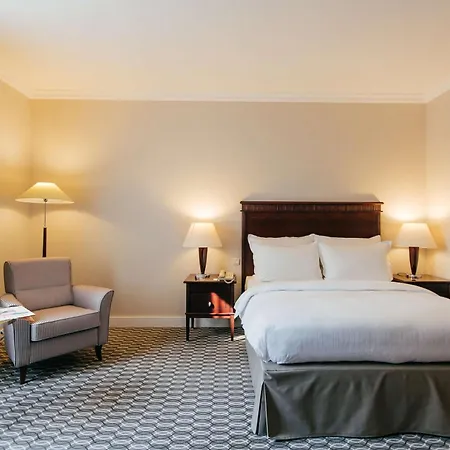 Radisson Blu Carlton Hotel, Szálloda 4*