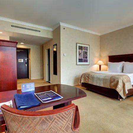 Radisson Blu Carlton Hotel, 4*