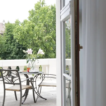 Szálloda Radisson Blu Carlton Hotel, 4*