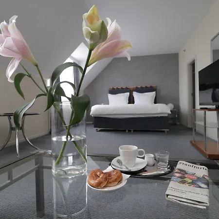 Radisson Blu Carlton Hotel, Szálloda