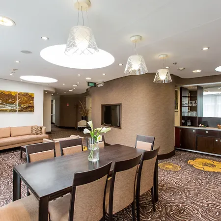 Szálloda Radisson Blu Carlton Hotel, 4*