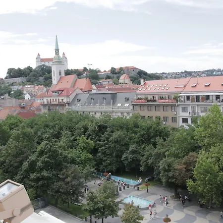 Szálloda Radisson Blu Carlton Hotel, Pozsony