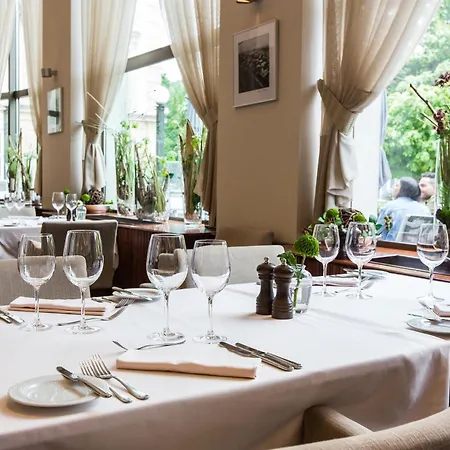 Szálloda Radisson Blu Carlton Hotel, 4*