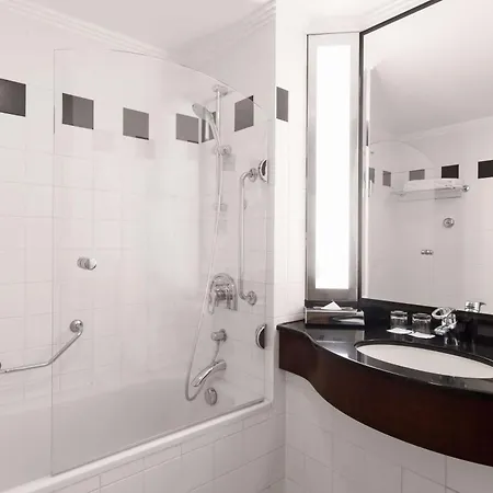 Hotel Radisson Blu Carlton Hotel, 4*