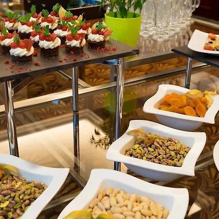 Radisson Blu Carlton Hotel, Hotel 4*