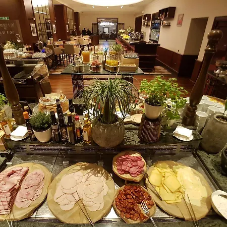 酒店 布拉迪斯拉发丽笙布鲁卡尔顿酒店 4*