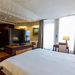 Szálloda Radisson Blu Carlton Hotel, 4*