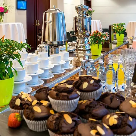 Hotel Radisson Blu Carlton Hotel, 4*