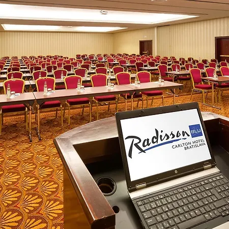 Radisson Blu Carlton Hotel, Hotel